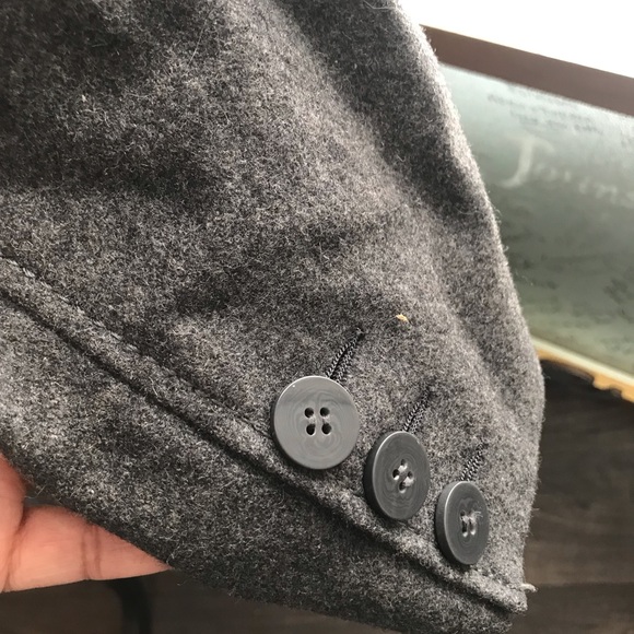 Wool trench coat - Picture 6 of 8